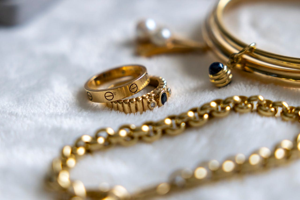 What is The Best Way to Sell Gold Jewelry? Understand Your Options and Get the Cash You Need